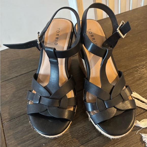 Torrid Black and Tan Wedge Sandals - Picture 2 of 3